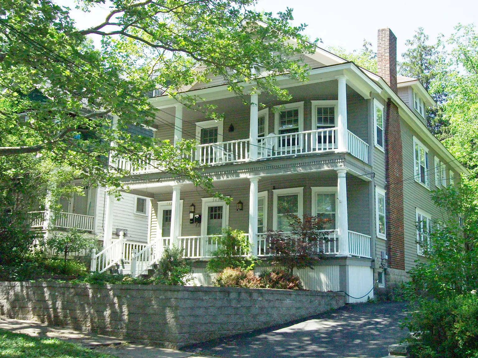 545 Clarendon St — Photo 1