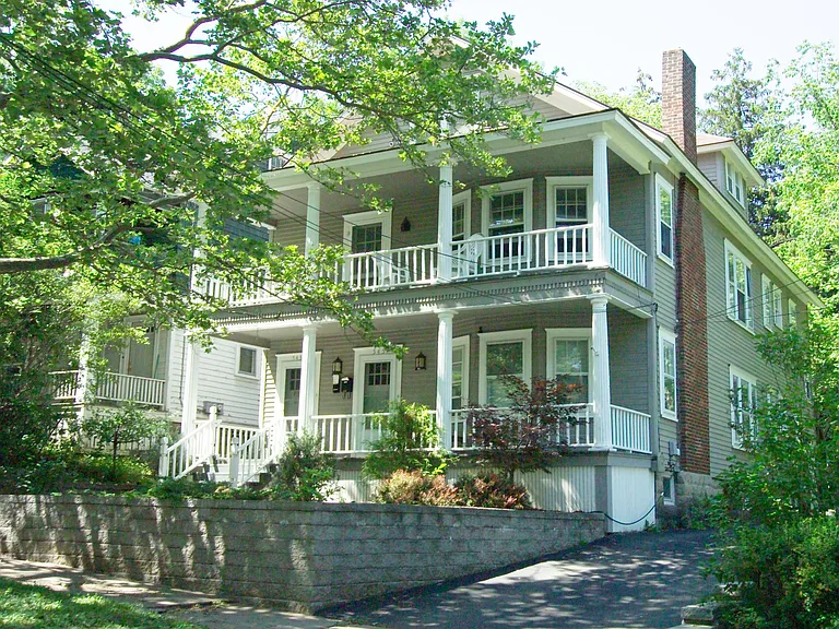 545 Clarendon St — Photo 1