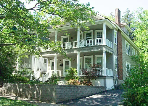 545 Clarendon St Photo 1