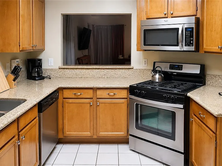 44 Fantasia Ln — Photo 3