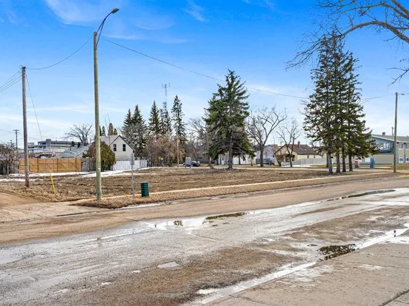 5315 49th Ave, Lloydminster, SK S9V 0V2