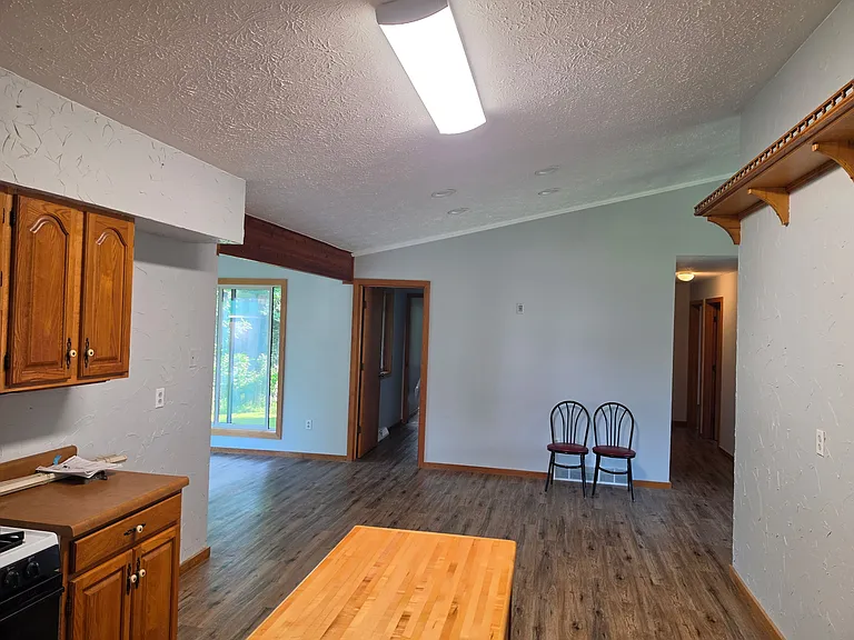 20867 M 32 W — Photo 5