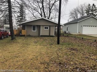 4055 Velma Dr, Fort Gratiot, MI 48059