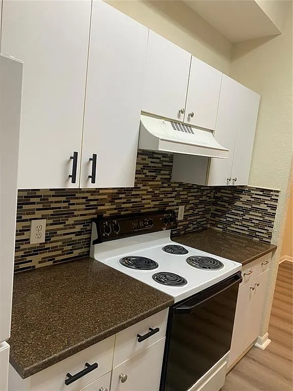 1 bed, 1.0 bath, 780 sqft, $1,325 — Photo 3