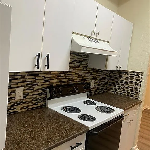 17110 Carrington Park Dr #830 — Photo 3