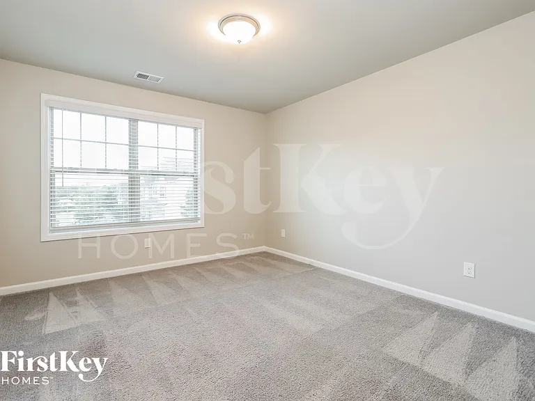 3628 Moon Crest Dr — Photo 9