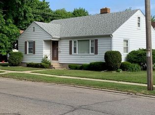 504 75th St, Kenosha, WI 53143