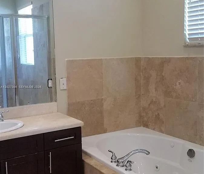 1236 NE 14th Ave — Photo 6