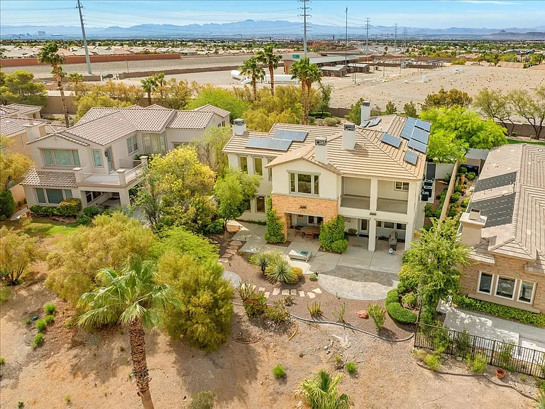 3043 Red Springs Dr — Photo 34