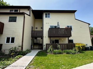 296 Timber Ridge Dr, Staten Island, NY 10306