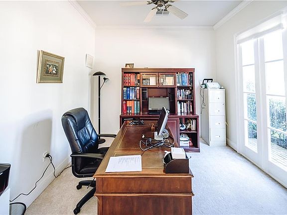 4th image of 5 Fairway Oaks Dr