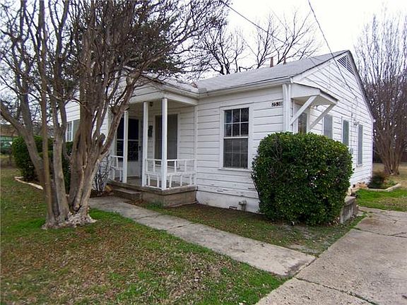 3rd image of 2526 Fruitland Ave