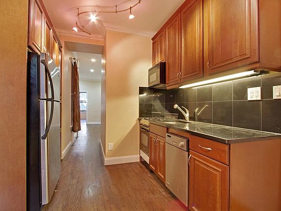 5th image of 514 E 82nd St APT 2W