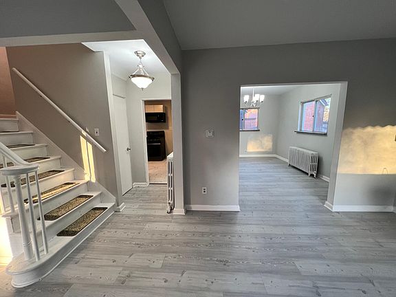 5th image of 74 Grimes Ave
