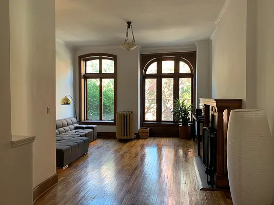 Rented by Oxford Property Group | media 36