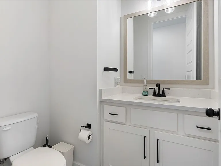424 Hollister Dr — Photo 9