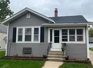 711 Spruce St, Aurora, IL 60506