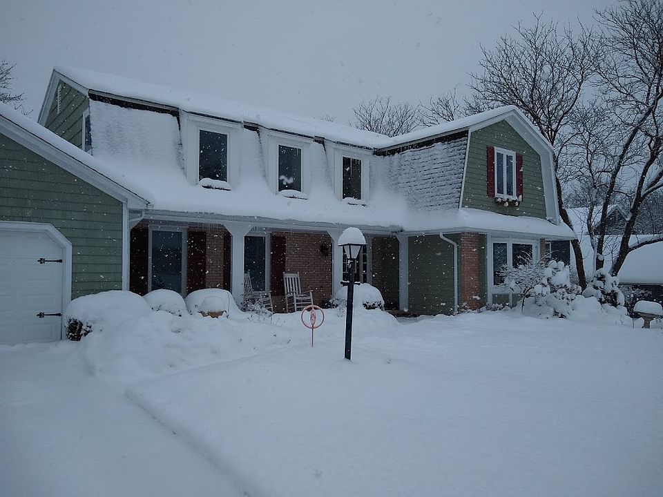 1st image of 11 Whitecliff Dr