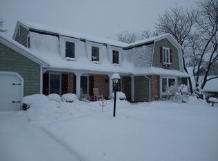 11 Whitecliff Dr, Pittsford, NY 14534