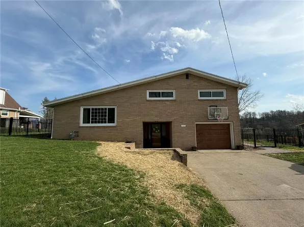 111 Hague Ln, Uniontown, PA 15401