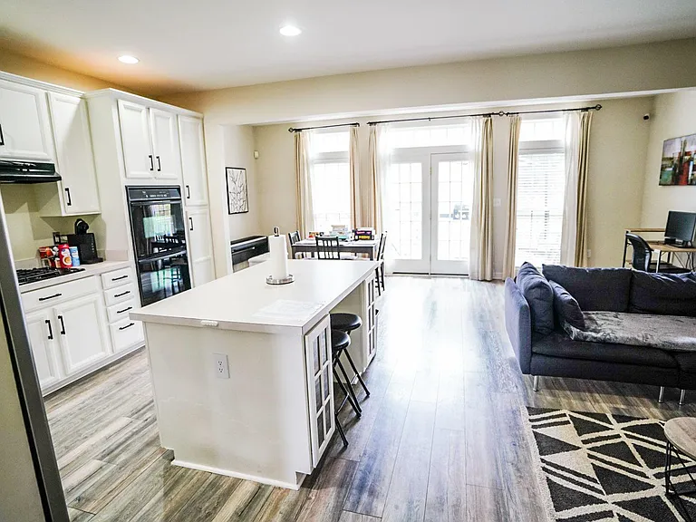7222 Fair Oak Dr — Photo 9