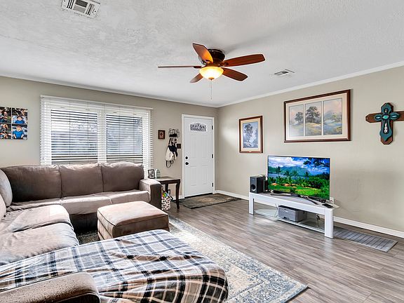 4th image of 153 Herring Dr