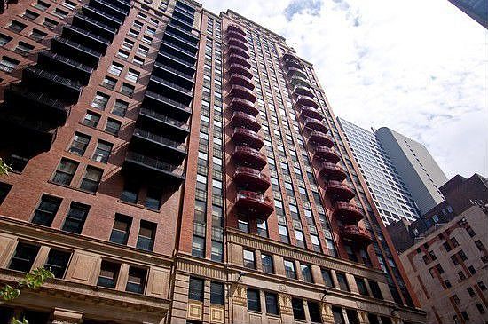 208 W. Wahsington Unit 1206