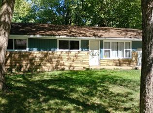 9732 Portage Dr, Saint Louis, MO 63136