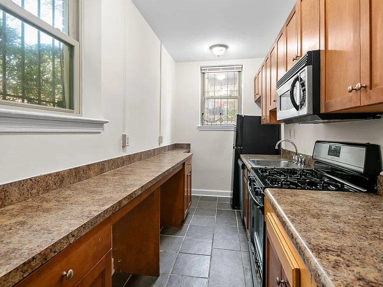 3937 S St SE — Photo 17