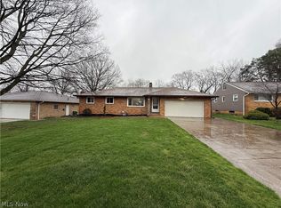 5833 Kuenzer Dr, Seven Hills, OH