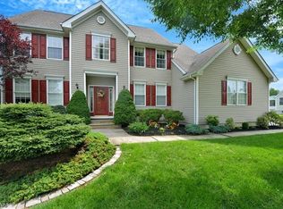 404 Daniel Dr, Stewartsville, NJ 08886