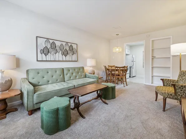 855 Augusta Dr #27, Houston, TX 77057