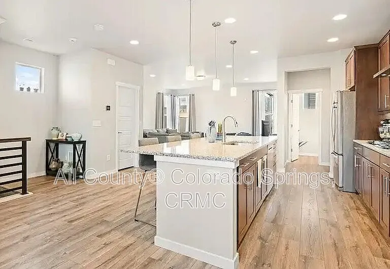 4350 Parkwood Trl — Photo 7