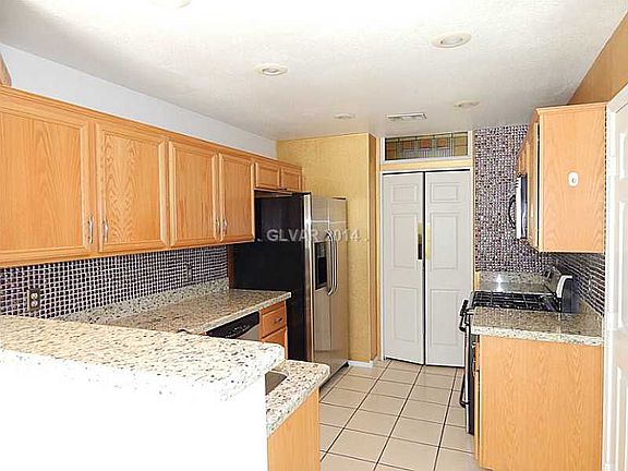 4th image of 3831 Starfield Ln