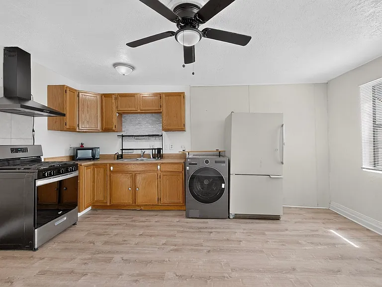 615 Quincy St NE #A & B — Photo 30