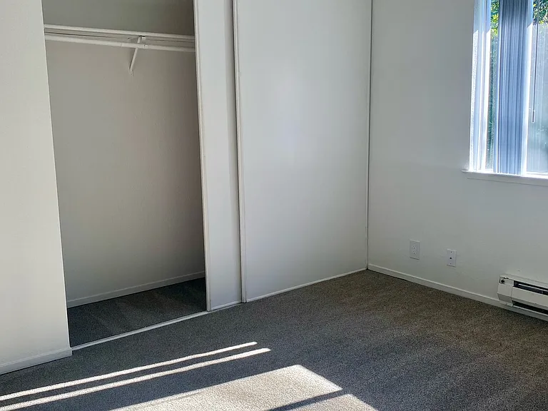 Evergreen Ridge Apartments — Photo 8