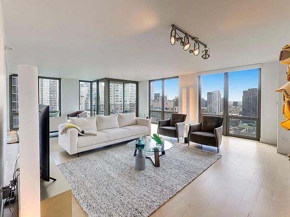 2nd image of 2 E Erie St APT 3005