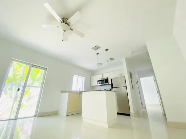 6893 Bay Dr, Miami Beach, FL