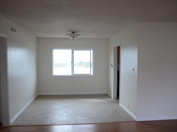 5th image of 1600 Amberwood Dr APT F