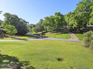 6550 Sentry Hill Trl NE, Sandy Springs, GA 30328