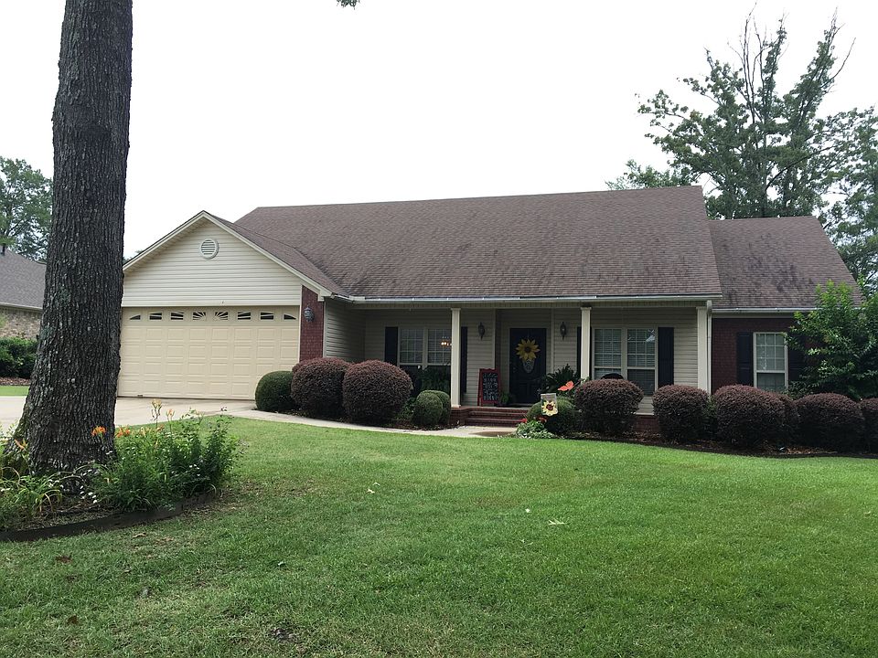 1st image of 450 Rebecca Cir