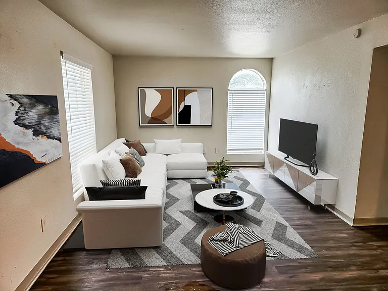 1525 Chenault St #22 — Photo 6