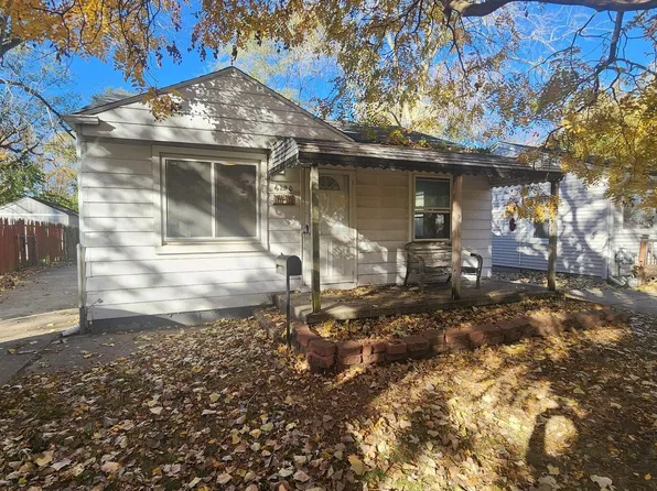 6120 Marvin St, Taylor, MI 48180