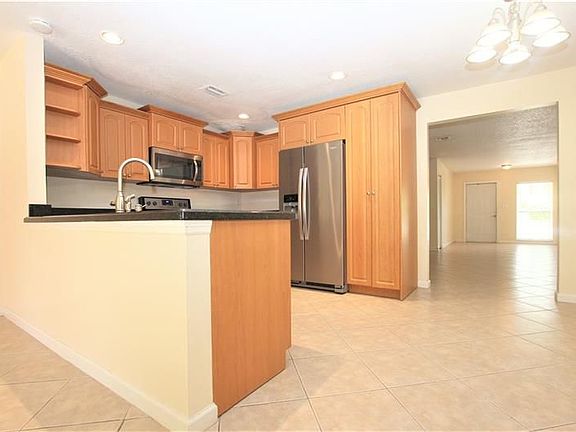 4th image of 4261 NW 110th Ave