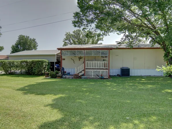 313 Butler Point Rd, Graford, TX 76449
