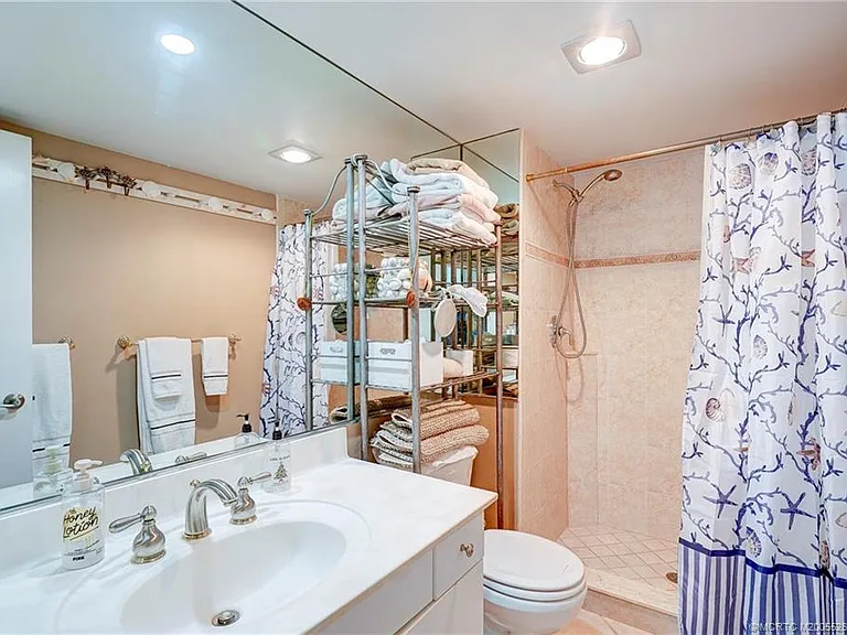 1289 NE Ocean Blvd #2 — Photo 21