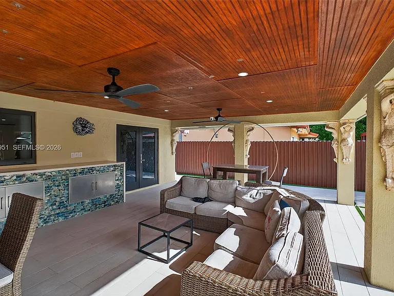 2431 SW 127th Ave — Photo 8