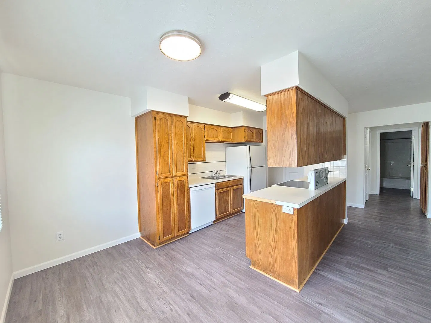 12205 N Freya — Photo 4