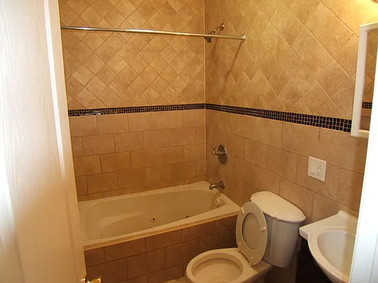 Rented by Miron Realty Group | media 2