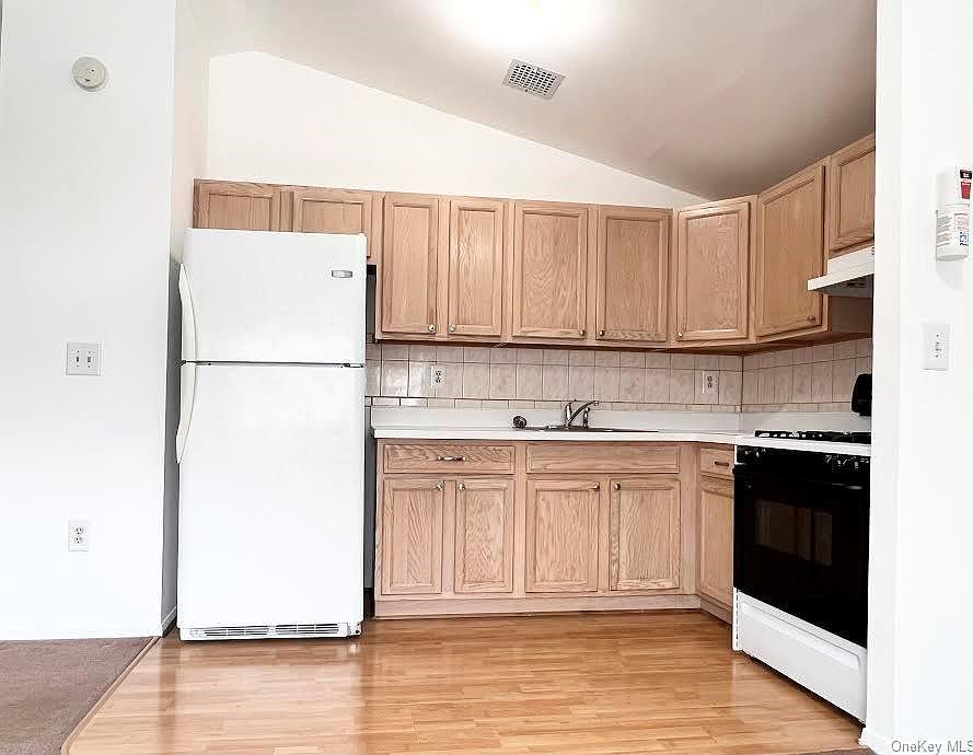 1st image of 3672 Varian Ave Floor 2